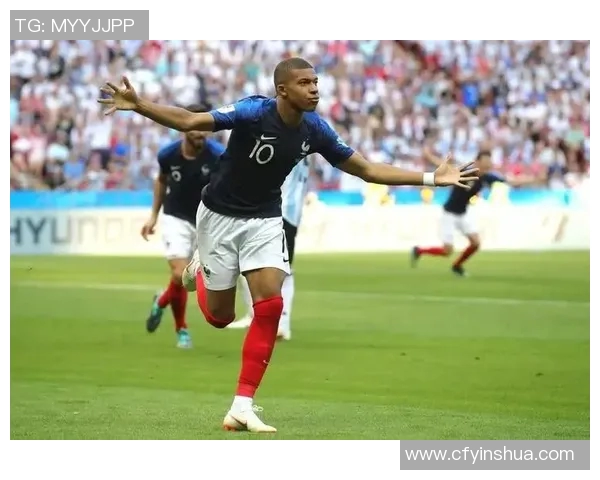 足球天才姆巴佩是谁 他代表的国家与个人成就介绍