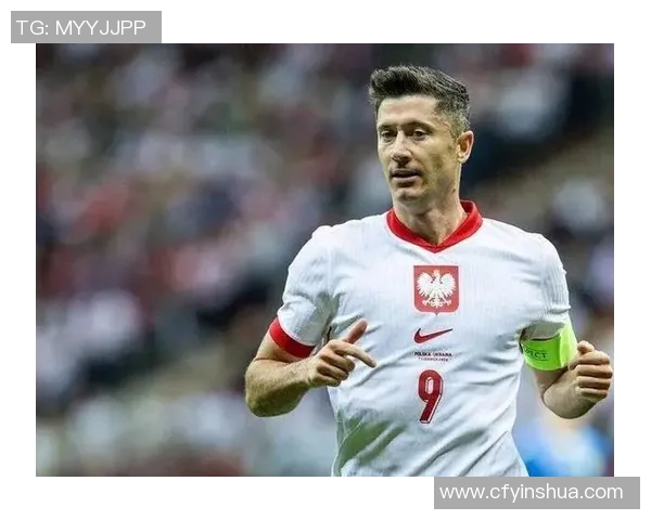 足球球星因待遇问题宣布罢赛引发俱乐部与球迷广泛关注